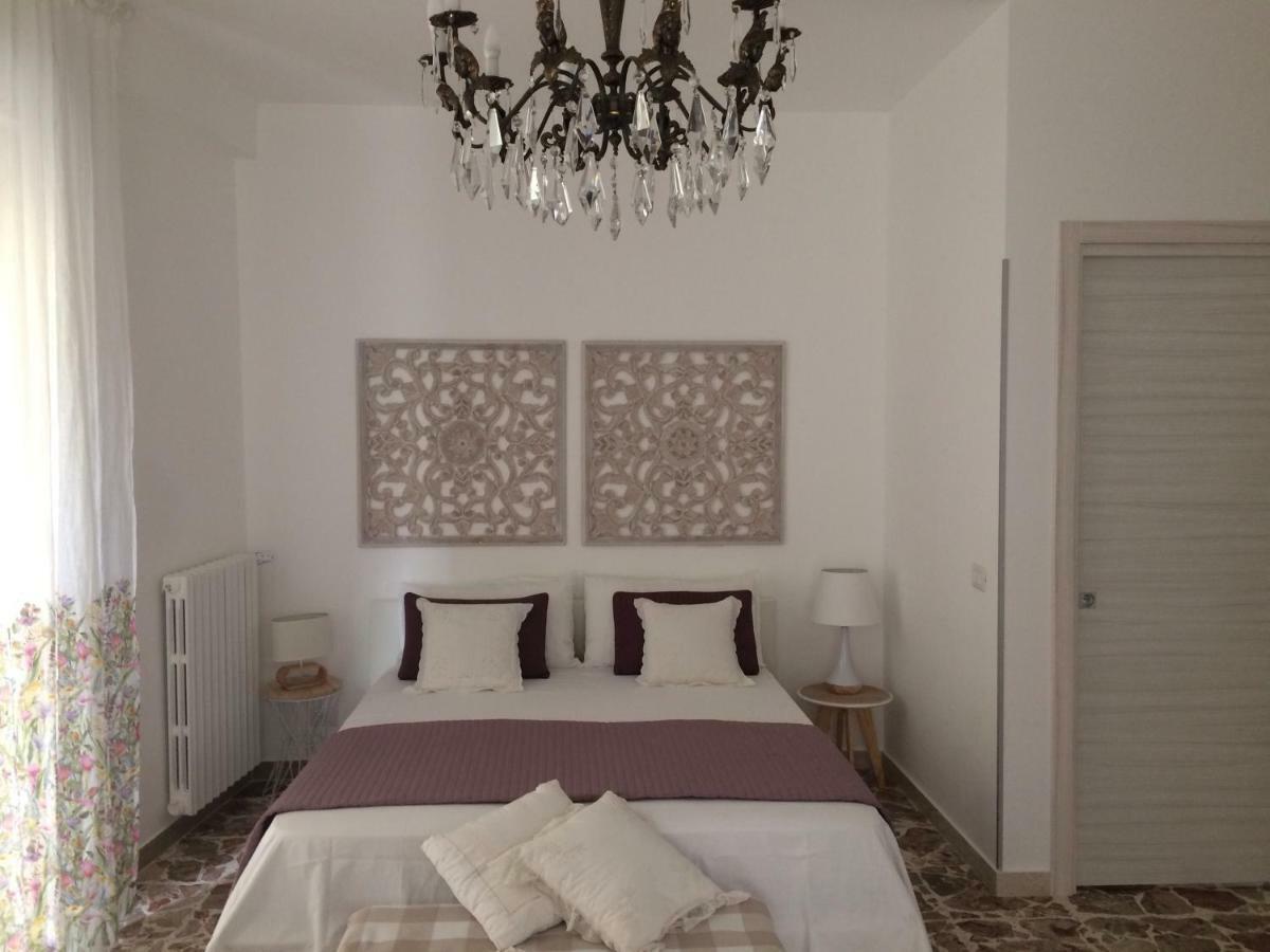 Bed and Breakfast Il Piccolo Attico Кальтаджіроне Екстер'єр фото